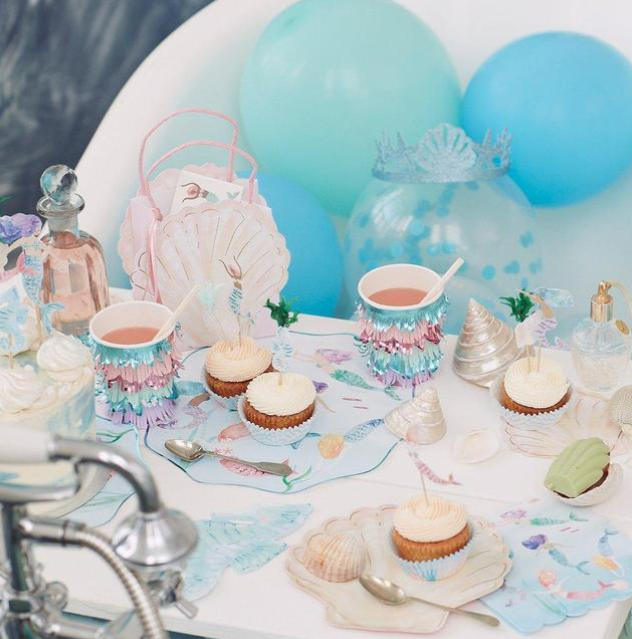 Watercolor Clam Shell Napkins