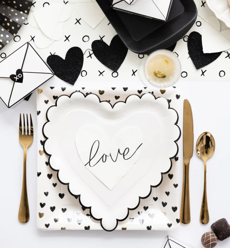 Scalloped Heart Paper Plate